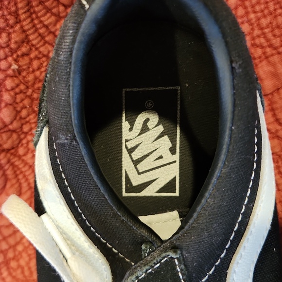 Vans - Picture 3 of 5